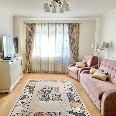 2-room On Repina 4 Lux Апартаменти